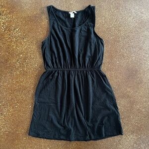 Casual waist-fitted summer mini dress